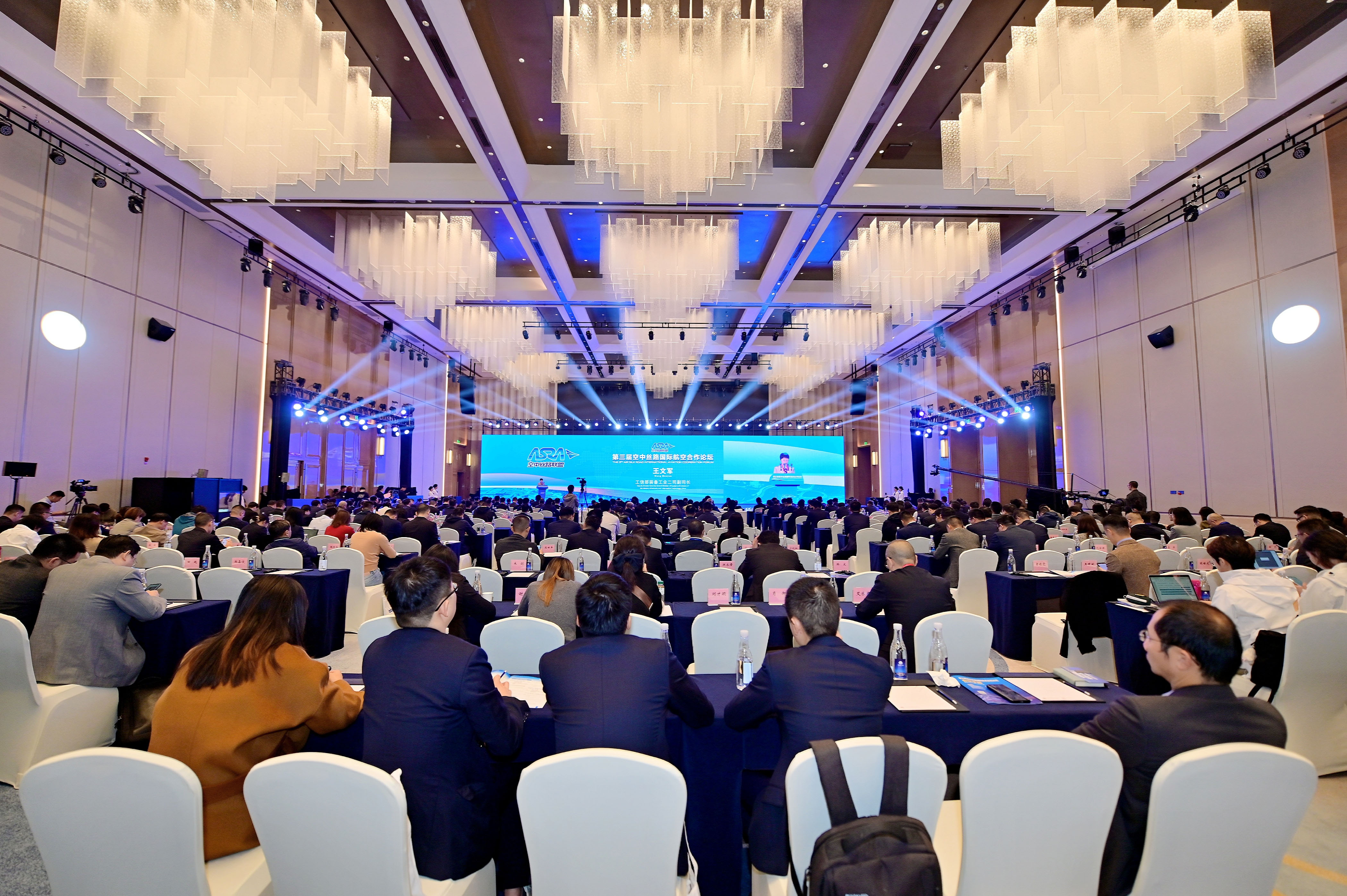 2398e43a96272782b1bb6f43e20d58a